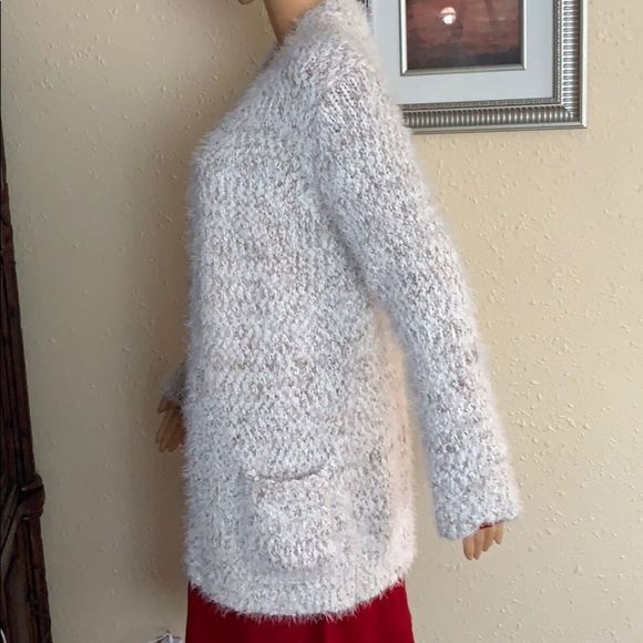 Gorgeous long cardigan sweater - Picture 6 of 7
